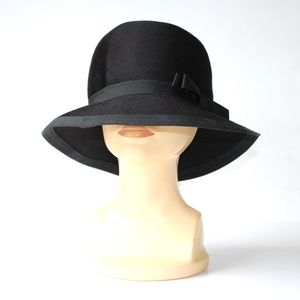 1950s Henry Pollack jet black felted wool hat